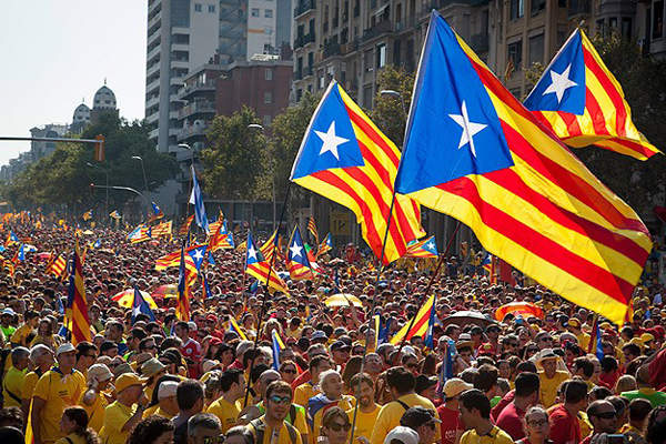 Katalonya&#039;da referandum askıya alındı