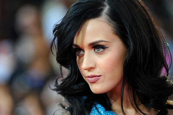 Katy Perry Twitter takipçi sayısı 50 milyonu aştı