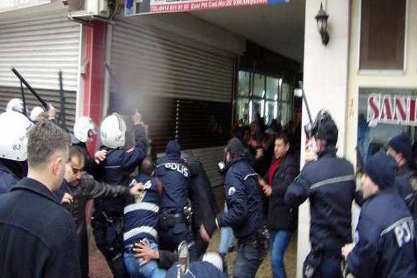 Şanlıurfa&#039;da Toma&#039;lı biber gazlı müdühele