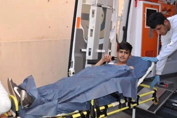 Bıçaklı kavgada 2 kişi yaralandı