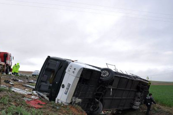 Kayseri&#039;de inanılmaz kaza, 38 yaralı