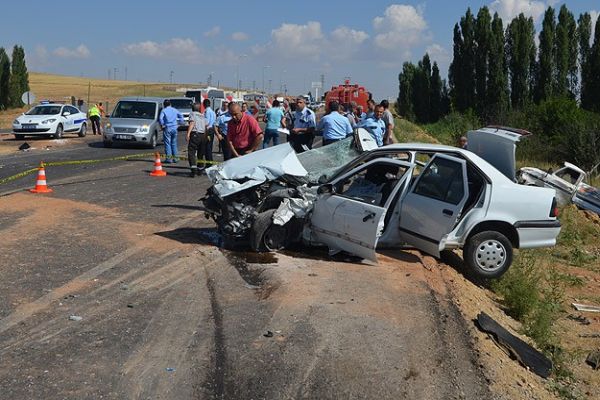 Trafik kazalarında iki günde 31 kişi öldü