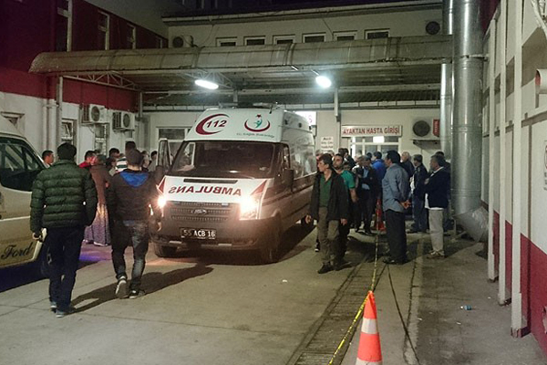 Samsun'da minibüs uçuruma yuvarlandı, 10 yaralı