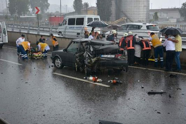 Olay yerine giderken kaza yaptı