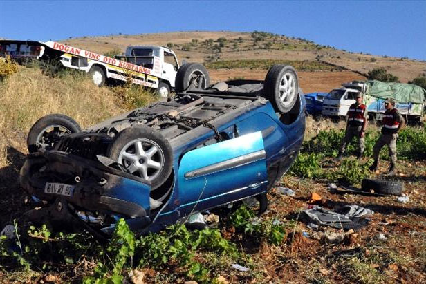 Gaziantep&#039;te feci kaza, 2 kişi öldü 16 kişi yaralandı