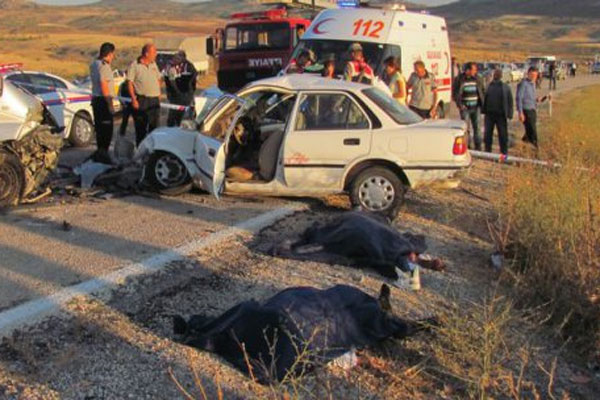 Gaziantep&#039;te feci kaza, 3 kişi öldü 1 kişi yaralandı