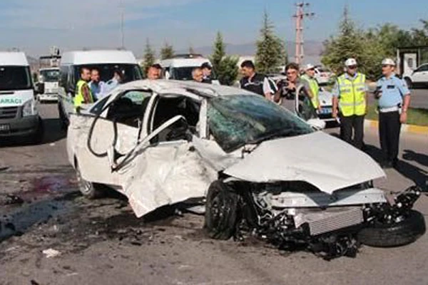 Manisa'da katliam gibi kaza! 4 ölü, 7 yaralı
