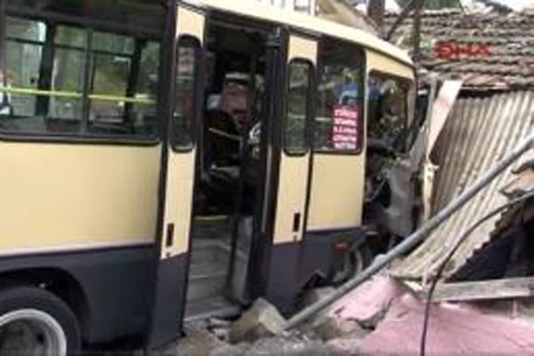 İstanbul'da minibüs dehşeti, 7 yaralı