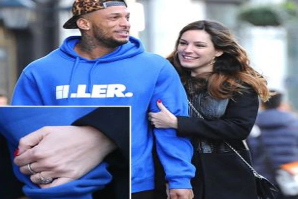 Ünlü manken Kelly Brook, sonunda nişanlandı