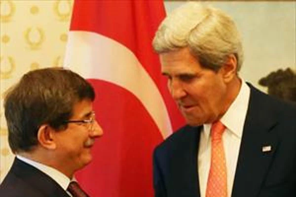 Kerry ve Davutoğlu Irak'taki son durumu görüştü