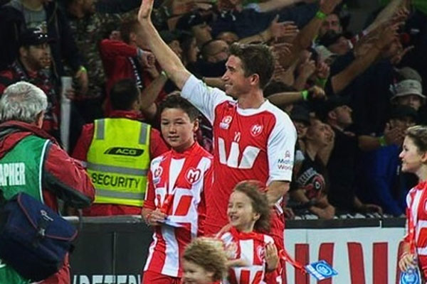 Kewell futbola veda etti