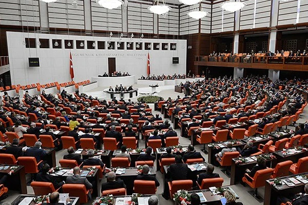 Orta Afrika ve Mali tezkeresi kabul edildi