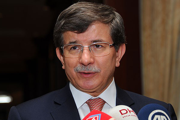 Davutoğlu, &#039;Kıbrıs konusunda olumlu bir hava var&#039;