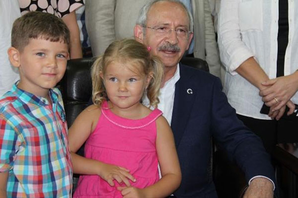 Kılıçdaroğlu&#039;nun ilk durağı Piraziz oldu