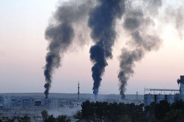 Kobani'den dumanlar yükseliyor