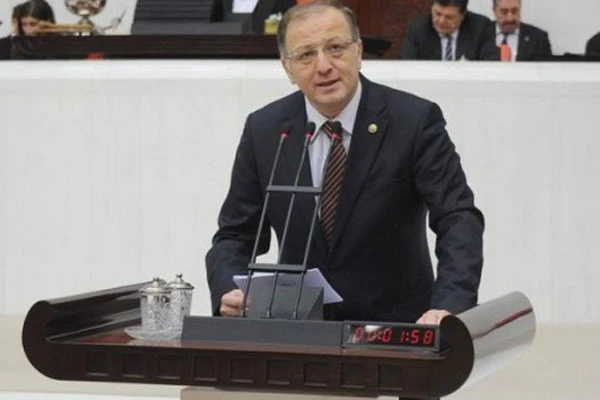 Koçer yeni Başbakan'ın Ahmet Davutoğlu olacağını yazdı
