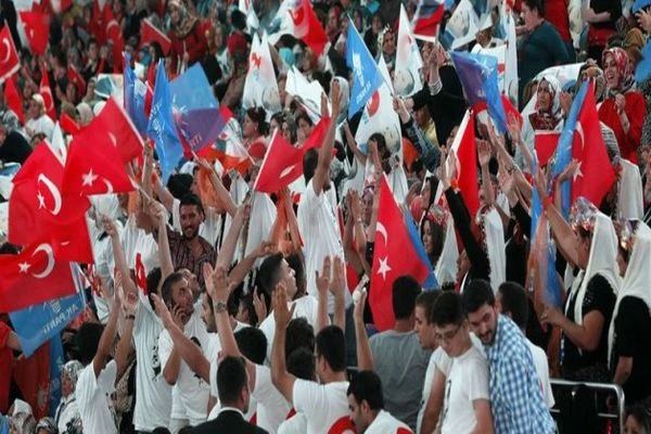 CHP'nin 2 numaralı ismi AK Parti kongresinde