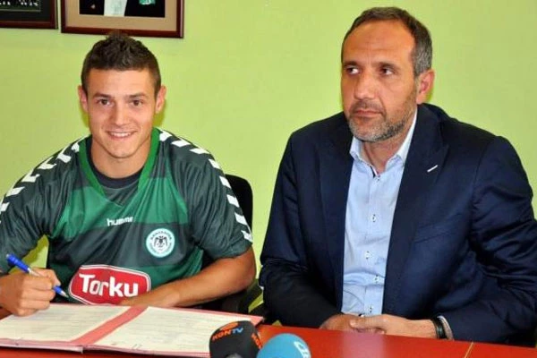 Romen Yıldız Torku Konyaspor&#039;a imzayı attı