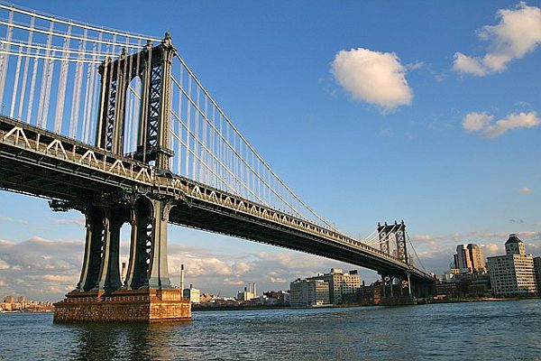 Brooklyn Köprüsü&#039;nün altgeçidi çöktü