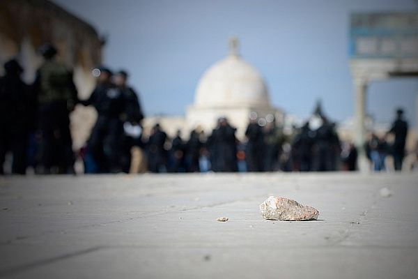 Yahudiler Mescid-i Aksa&#039;ya zorla girdi