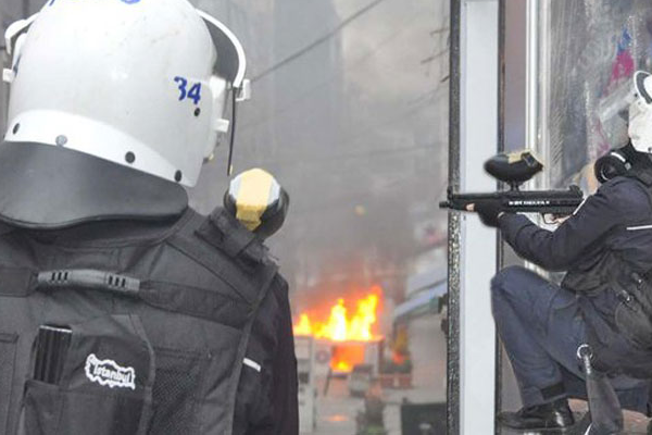 Kumkapı&#039;da bir banka şubesine saldırdılar