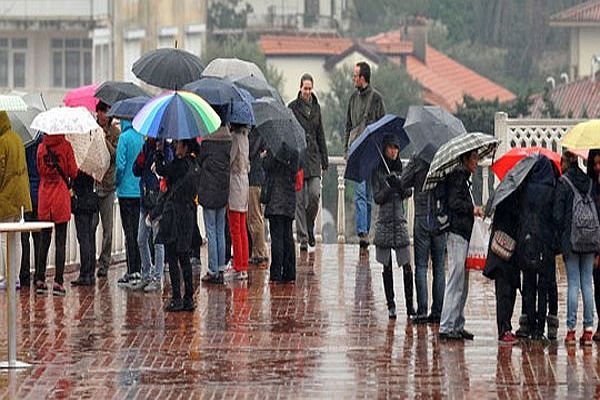 Meteoroloji&#039;den kritik uyarı! Kuvvetli yağış geliyor