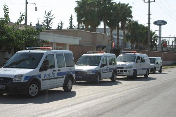 Kuyumcu soymaya çalışan şüpheliler yakalandı