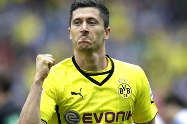Bundesliga'da gol kralı Lewandowski oldu