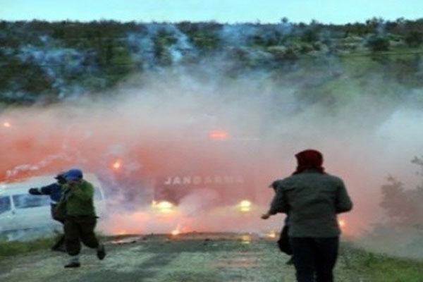 Diyarbakır&#039;da gerginlik, ölü ve yaralılar var