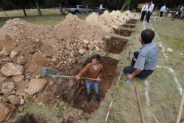 Soma&#039;da hayatını kaybedenler toprağa veriliyor