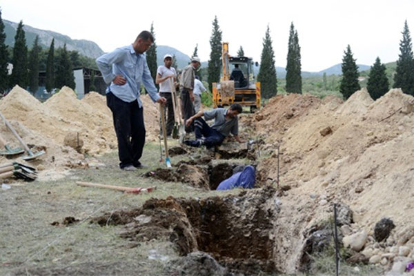 Manisa&#039;da 9 madenci toprağa verildi