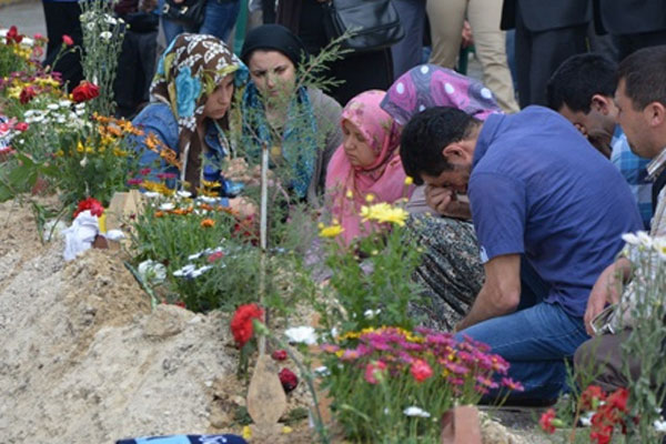 Madenci Şehitliği&#039;ne ziyaretçi akını