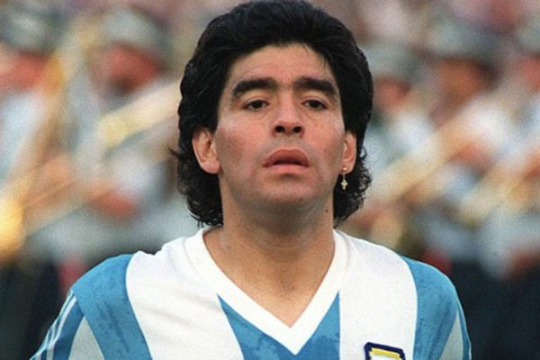 Maradona&#039;dan Pele&#039;ye iğneleyici gönderme
