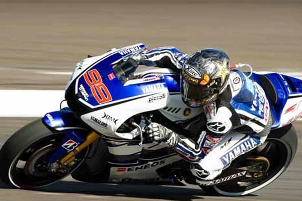 Marquez liderliği Jorge Lorenzo'ya kaptırdı