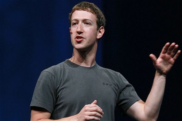 Mark Zuckerberg&#039;ten 970 milyon dolarlık bağış