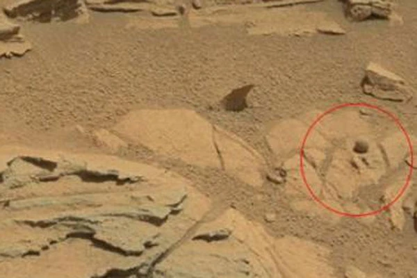 Mars'ta topa benzeyen cisim buldu