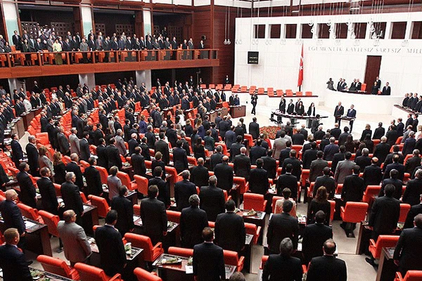 4 eski bakanla ilgili soruşturma önergesi TBMM'de