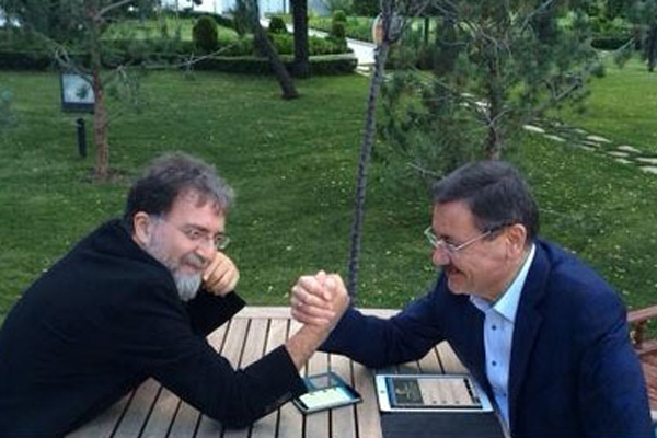 Melih Gökçek, Ahmet Hakan&#039;la bilek güreşi yaptı