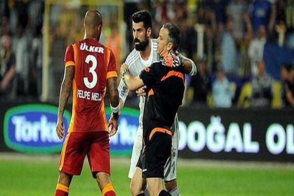 Ünal Aysal, Felipe Melo&#039;ya sahip çıktı