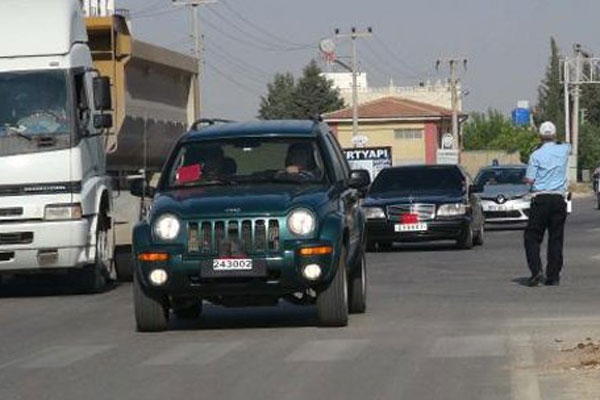 Orgeneral Galip Mendi Suriye sınırında