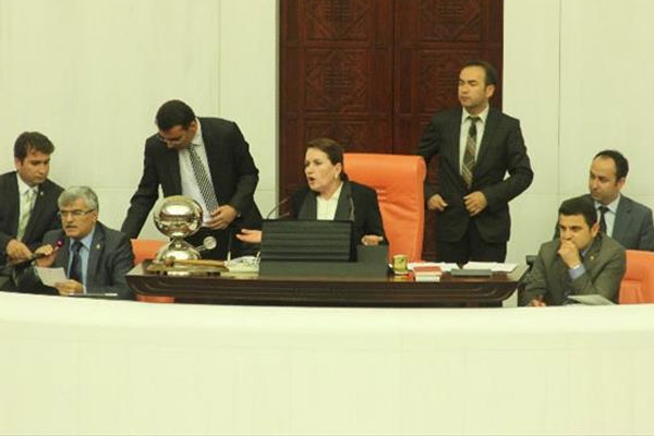 Meral Akşener'den Kamer Genç'e sert tepki