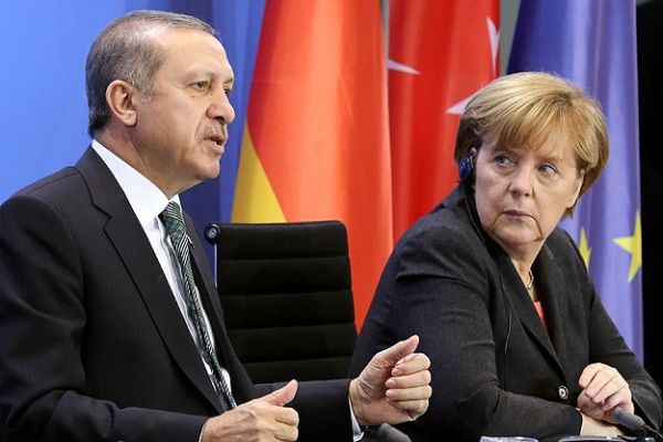 Erdoğan, Merkel ile telefonda görüştü