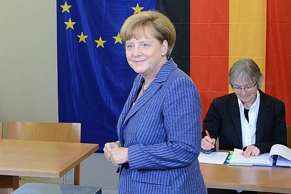 Merkel liderliğindeki CDU/CSU 8 sandalye kaybetti