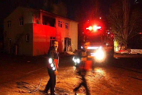 Mert Aydın&#039;ı öldüren zanlının evi ateşe verildi