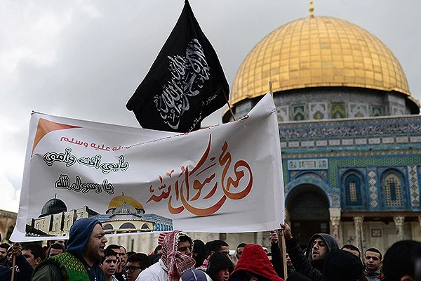 Mescid-i Aksa’da Charlie Hebdo protesto edildi
