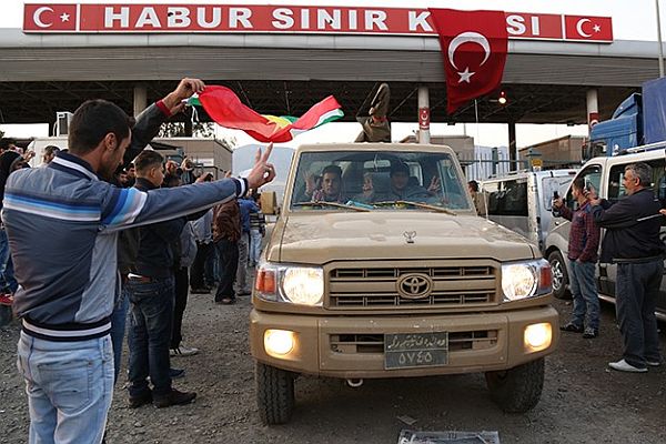 Peşmerge konvoyu Habur'dan yurda giriş yaptı