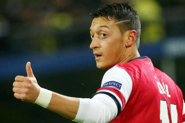 Mesut Özil&#039;in transferinde bomba iddia! Babası...