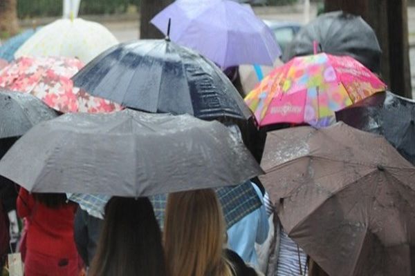 Hafta sonu öncesi Meteoroloji&#039;den kuvvetli yağış uyarısı