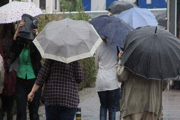 Dikkat! Meteoroloji&#039;den 9 ile sağanak yağış uyarısı