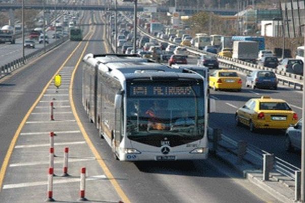 İstanbullular dikkat ,Büyükşehir'den metrobüs açıklaması